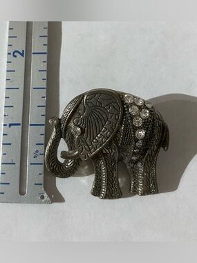 Antique-Style Elephant Stretch ring in Gunmetal with rhinestones